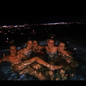 Meet your Posher, Taylor